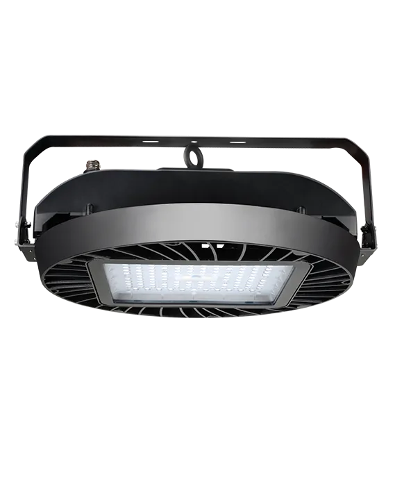 Luminaire LED industriel offrant un éclairage puissant et durable pour les environnements de travail exigeants